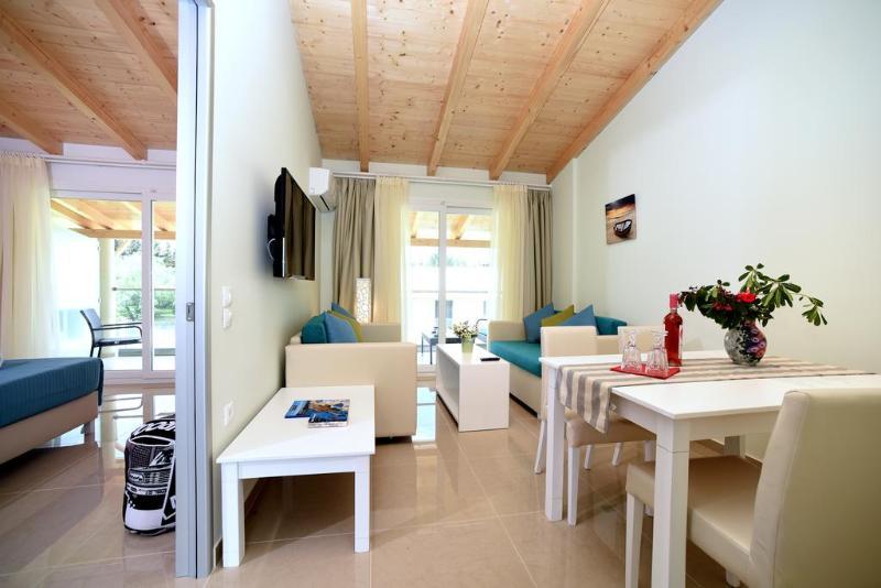 Palapart Gikas Suites And Studios Gouvia Exteriör bild